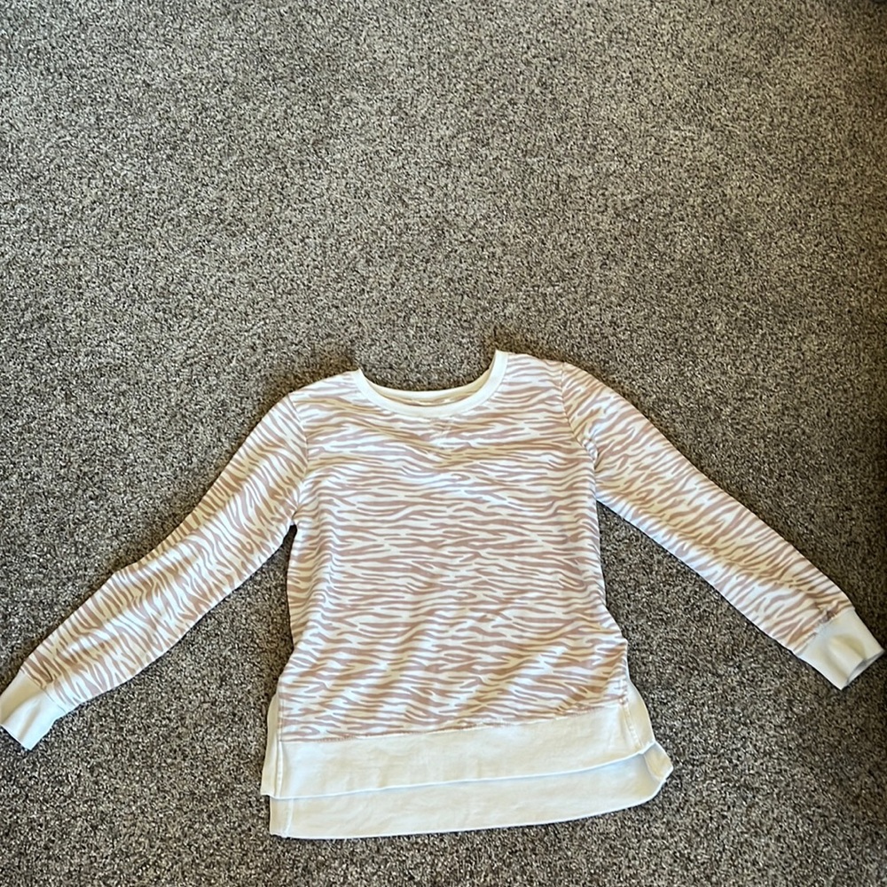 Simple crewneck. Size: small. Brand: wallflower. Color: white with pink stripes.